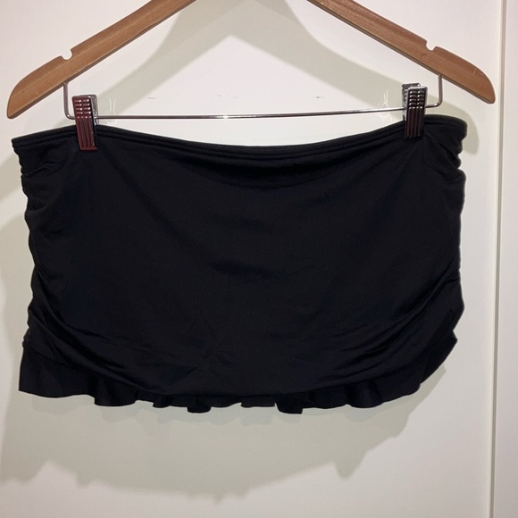 Simon Chang swim skort ( skirt with bikini bottom) Black - Picture 13 of 14